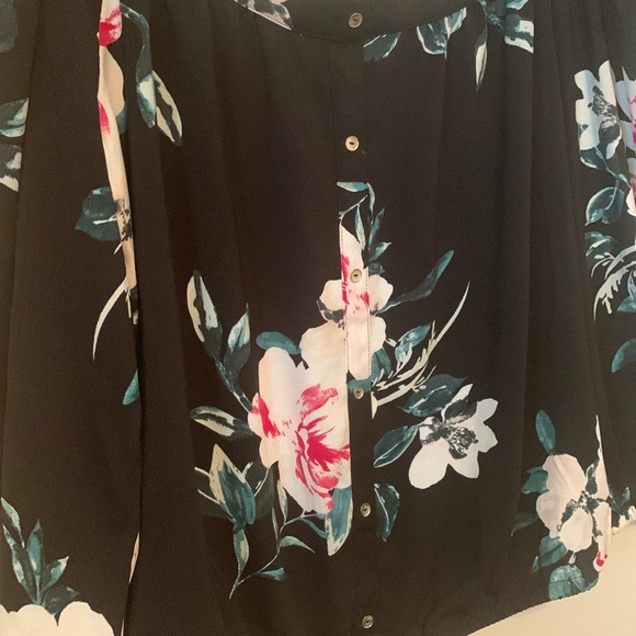 Like New Dynamite Off The Shoulder Black Floral 3/4 Sleeve Top Size Large - Picture 2 of 7